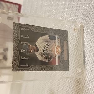 Ken Griffey Jr. 1997 Legacy Leaf baseball card